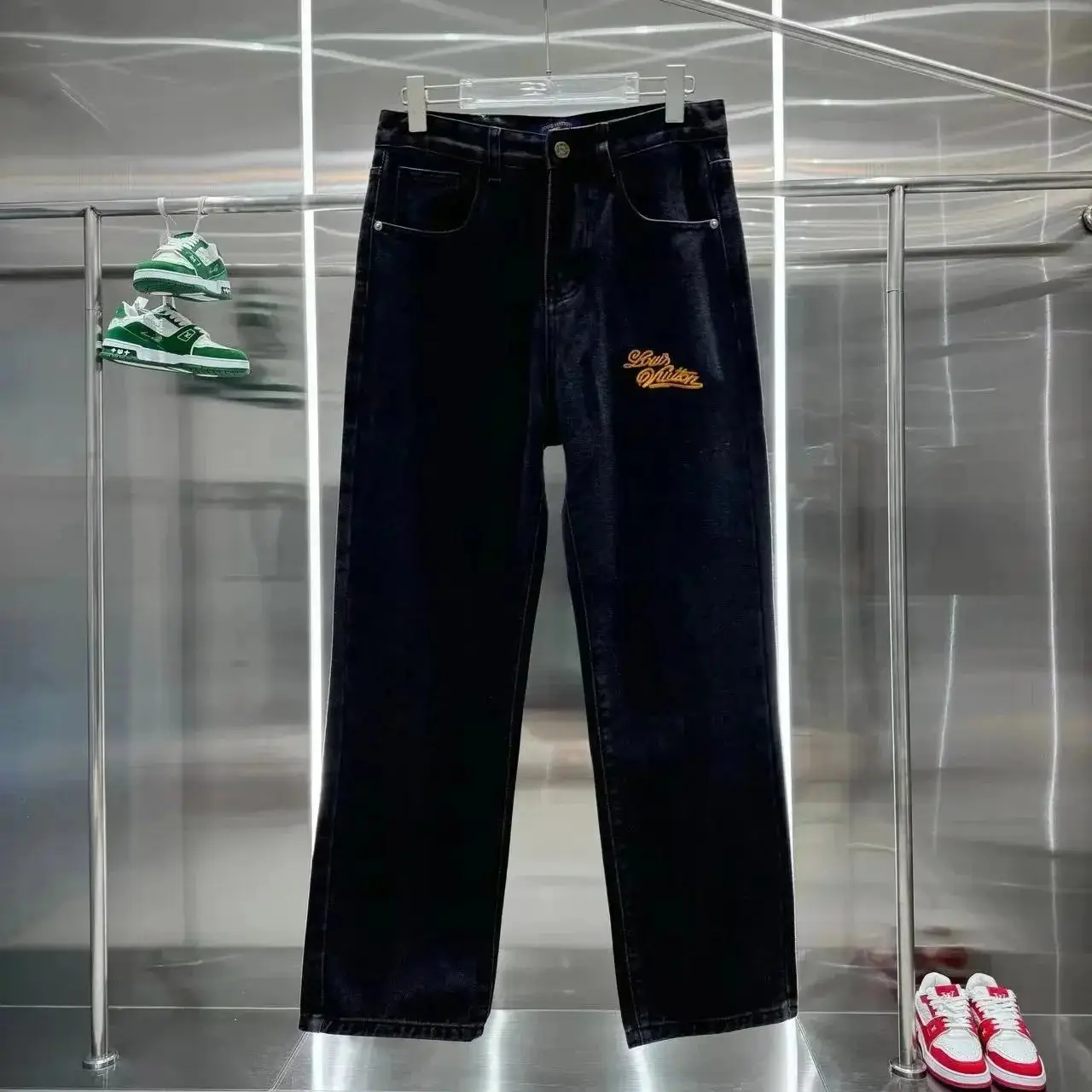 Louis Vuitton Monogram Cargo Pants — foto 6 de 6