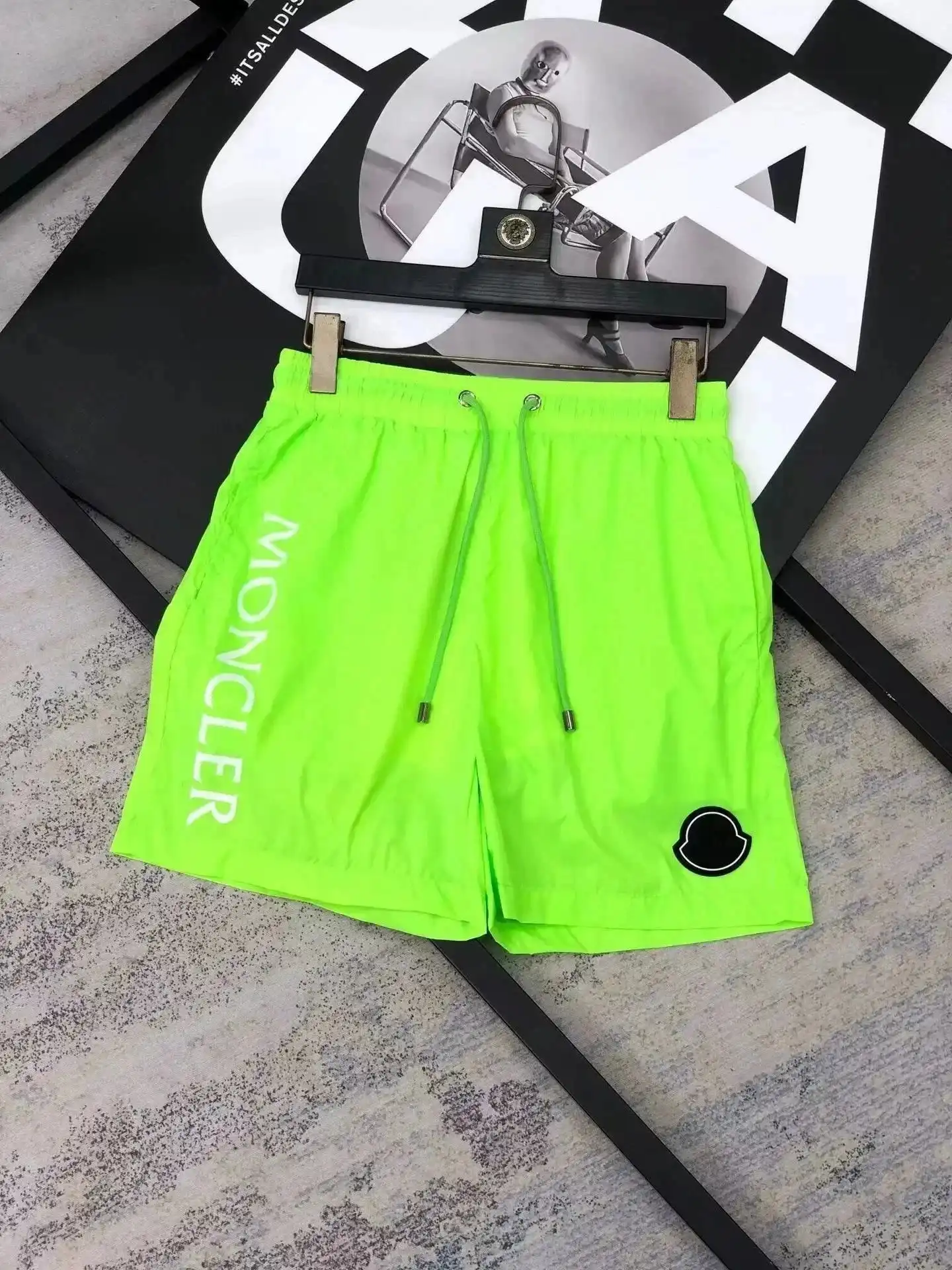 Moncler Shorts( 38 + styles) — foto 4 de 6