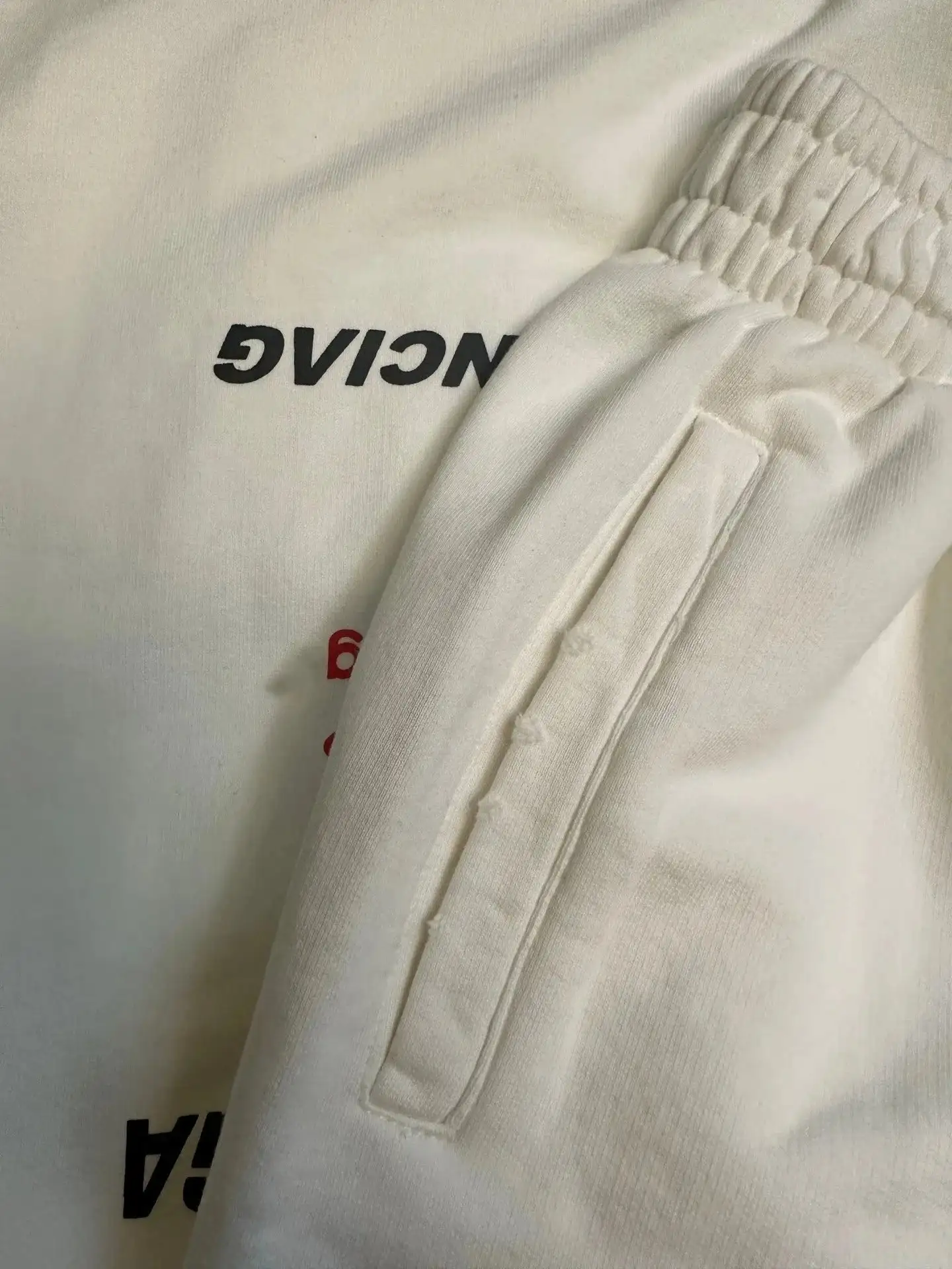 Balenciaga Pants — foto 5 de 6