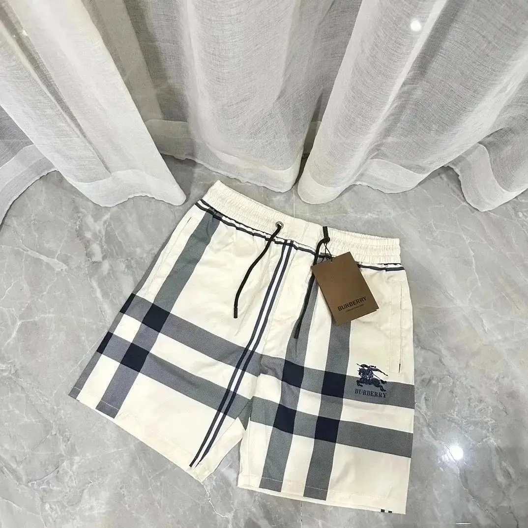 Burberry shorts — foto 3 de 6