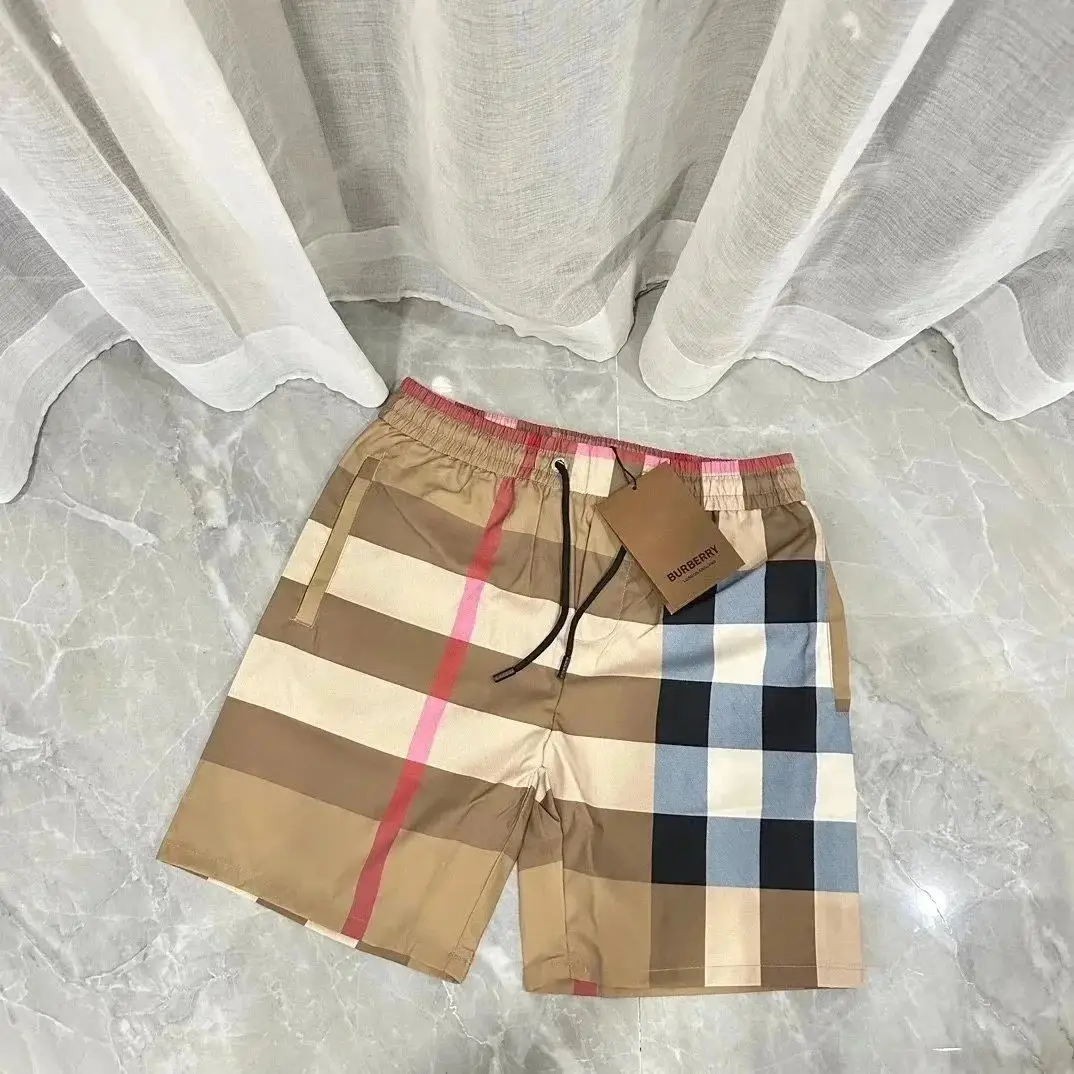 Burberry shorts — foto 4 de 6
