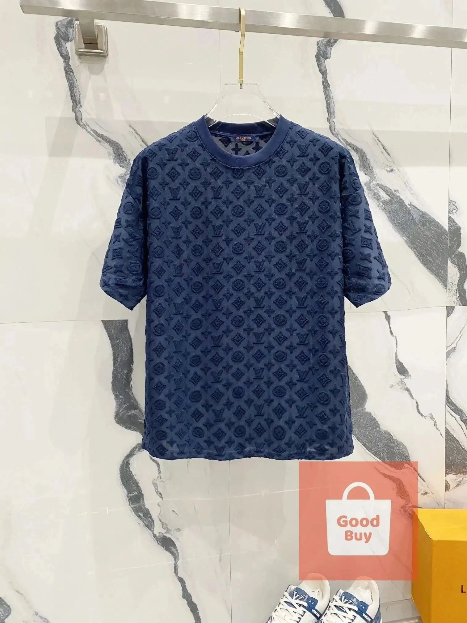 Louis Vuitton Monogram T-Shirt [40 styles] — foto 3 de 6