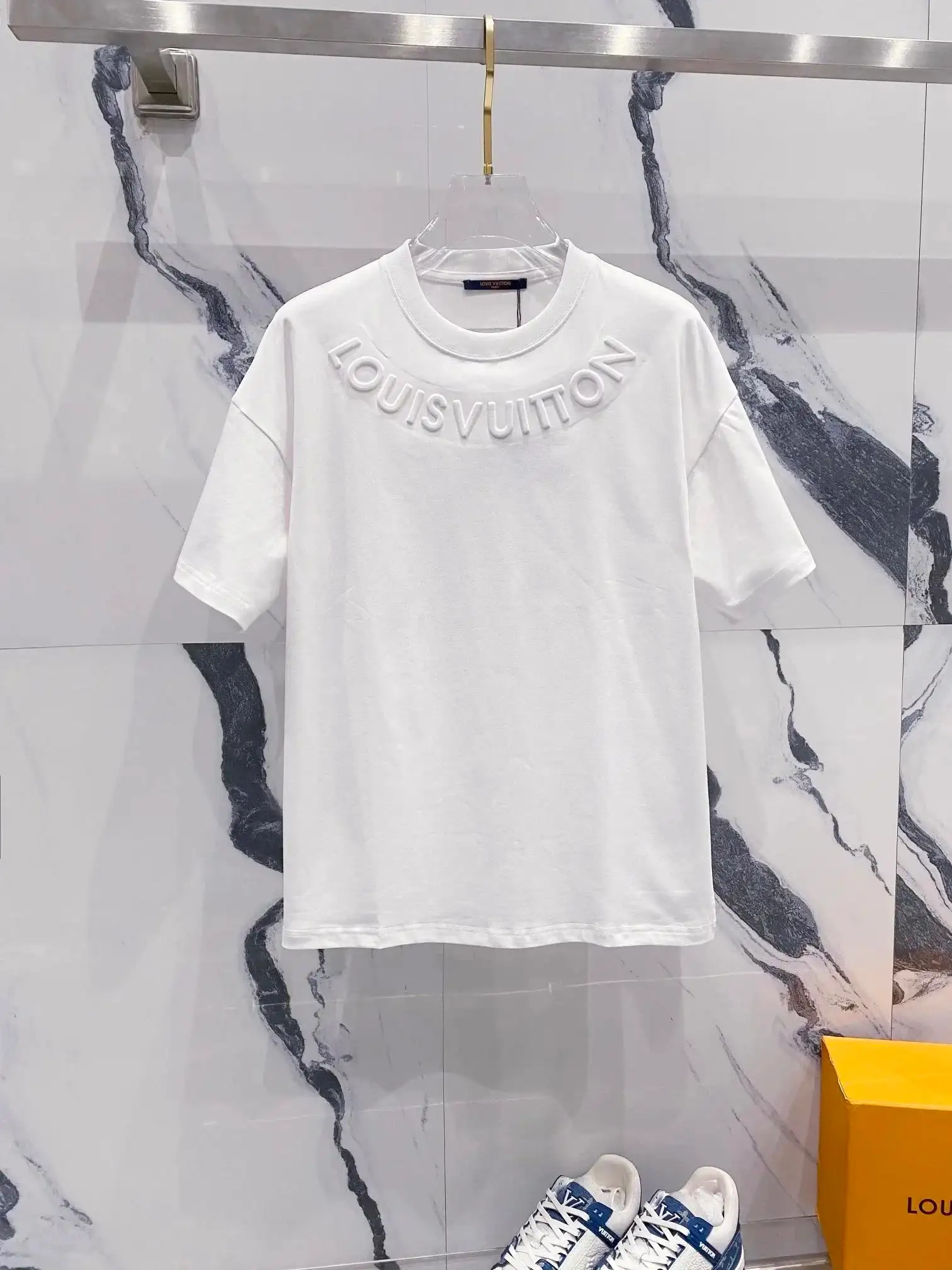 LV T-shirt [40 styles] — foto 5 de 6