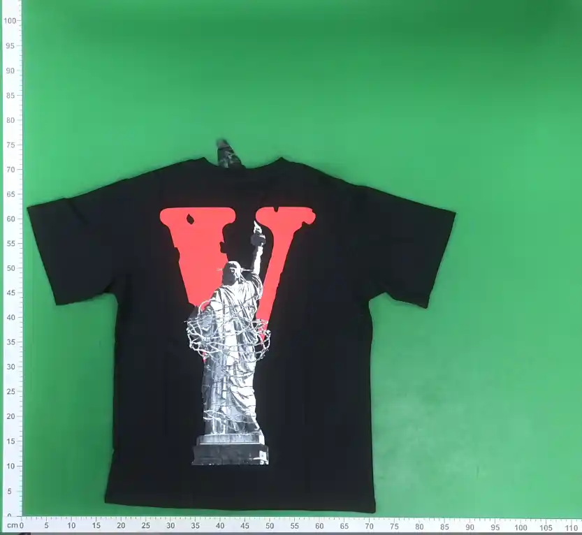 VLONE V Logo T-Shirt [40 styles] — foto 5 de 6