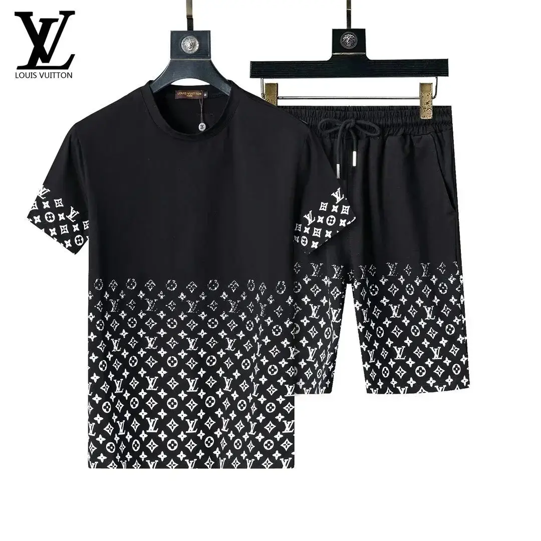 Louis Vuitton Monogram T-Shirt/Shorts Sets [39 styles] — foto 3 de 6