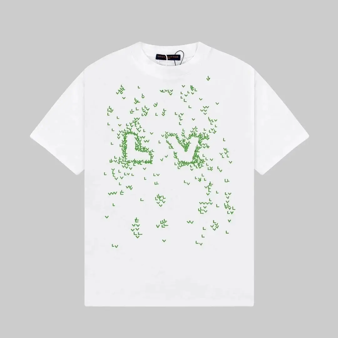 Louis Vuitton Men's Navy Blue T-Shirt with Logo Variations - Luxury Fashion — foto 3 de 6