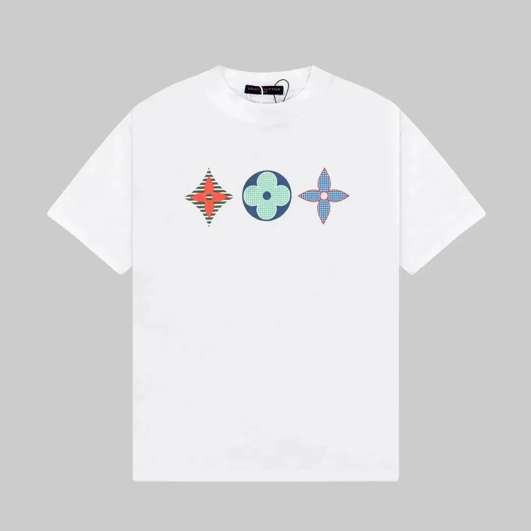 Louis Vuitton Men's Navy Blue T-Shirt with Logo Variations - Luxury Fashion — foto 6 de 6