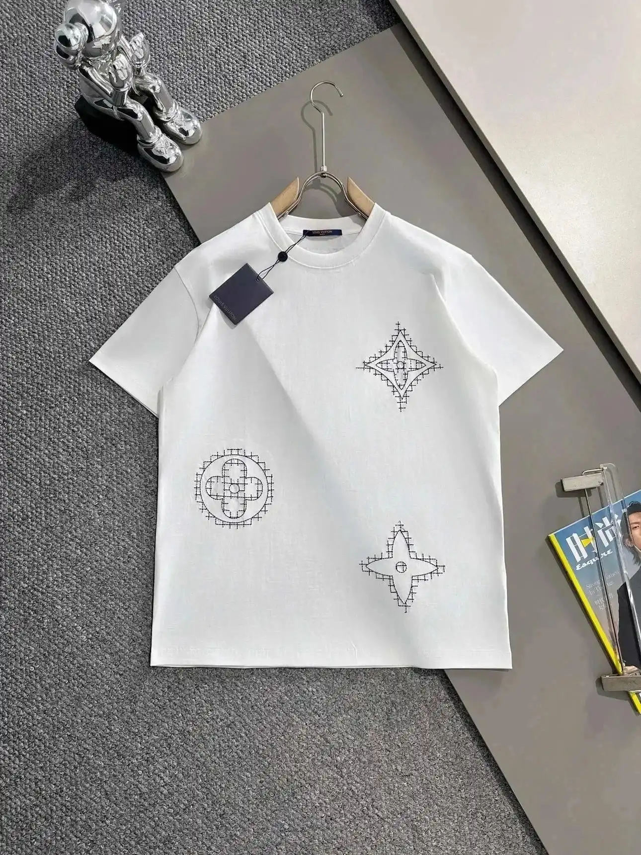 LV-T-Shirt — foto 3 de 6