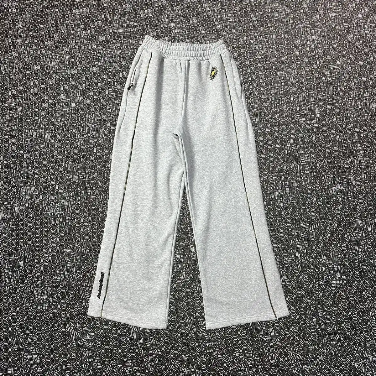 Broken Planet Hoodie & Pants Set — foto 3 de 6