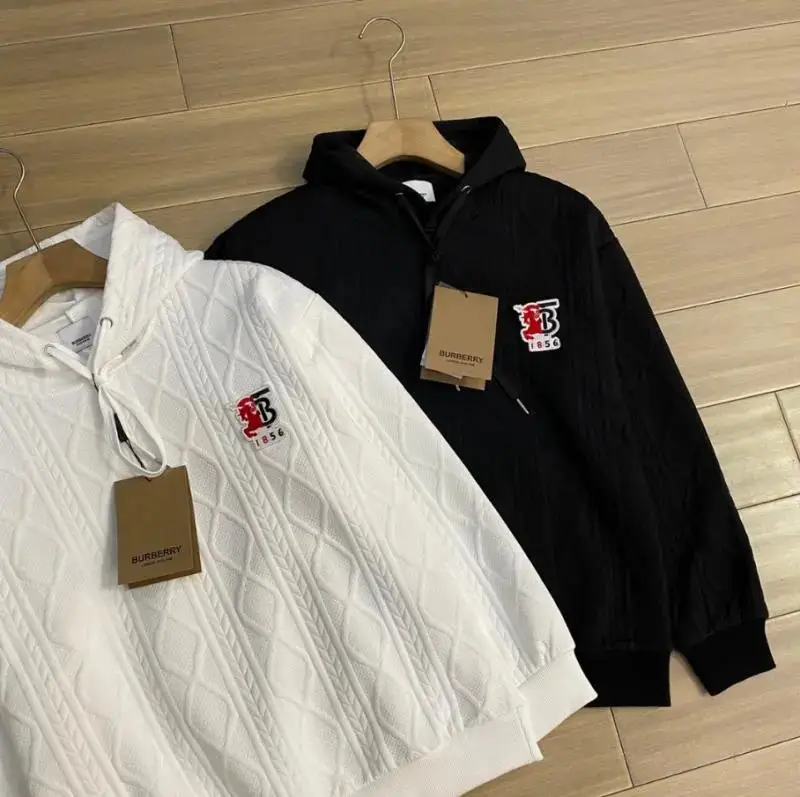 Burberry Cable Knit Hoodie [White & Black Options] — foto 2 de 6