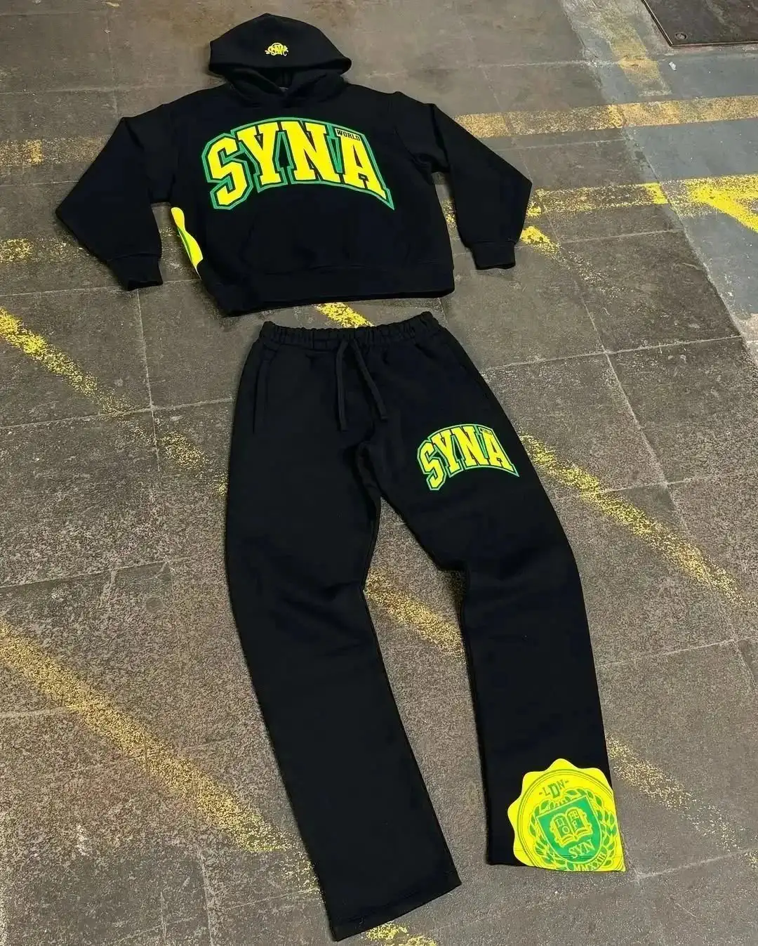 Synaworld Hoodies & Sets [20 Styles] — foto 2 de 6