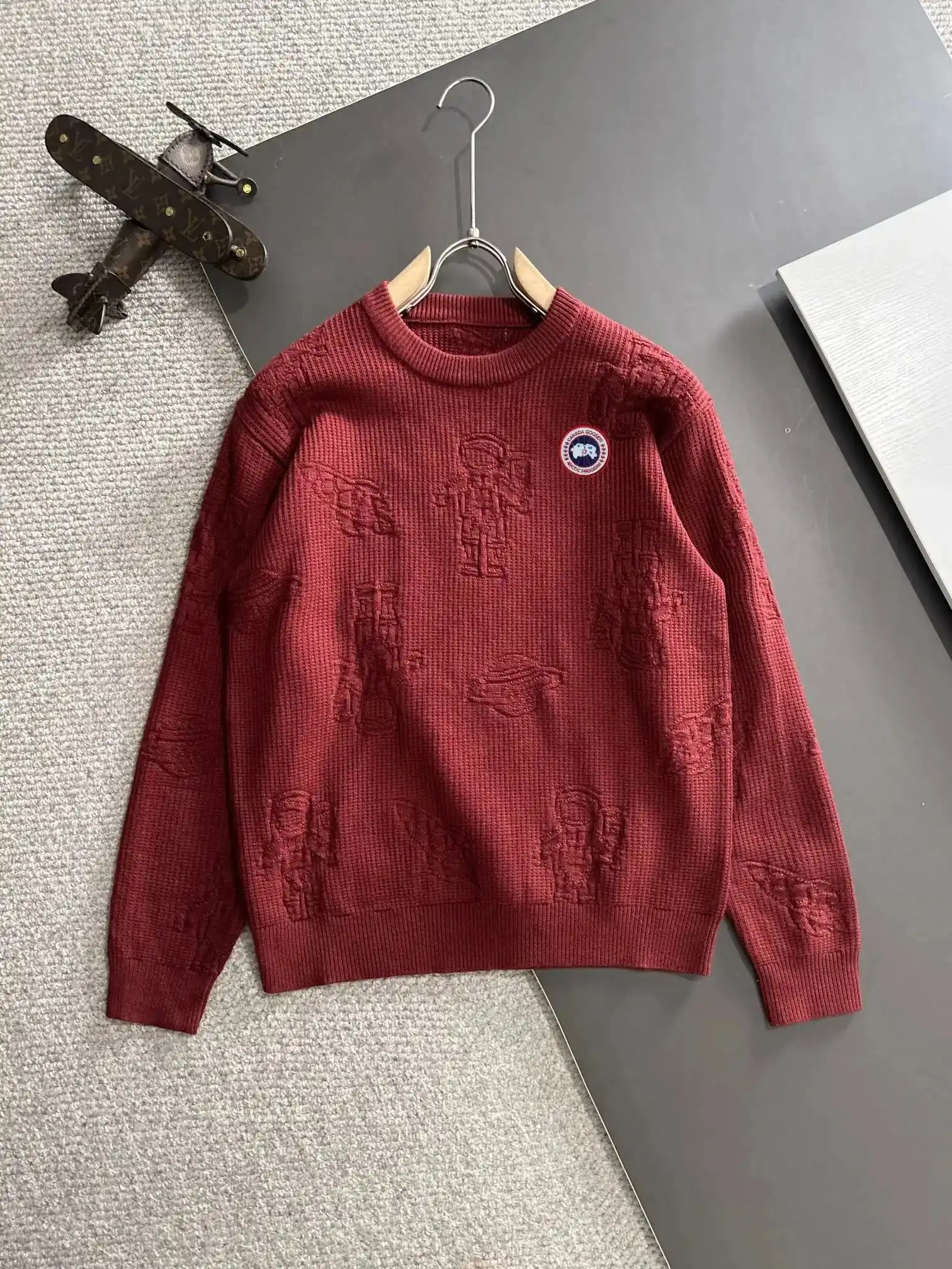 Canada Goose Sweater [Multiple Colors & Styles] — foto 6 de 6