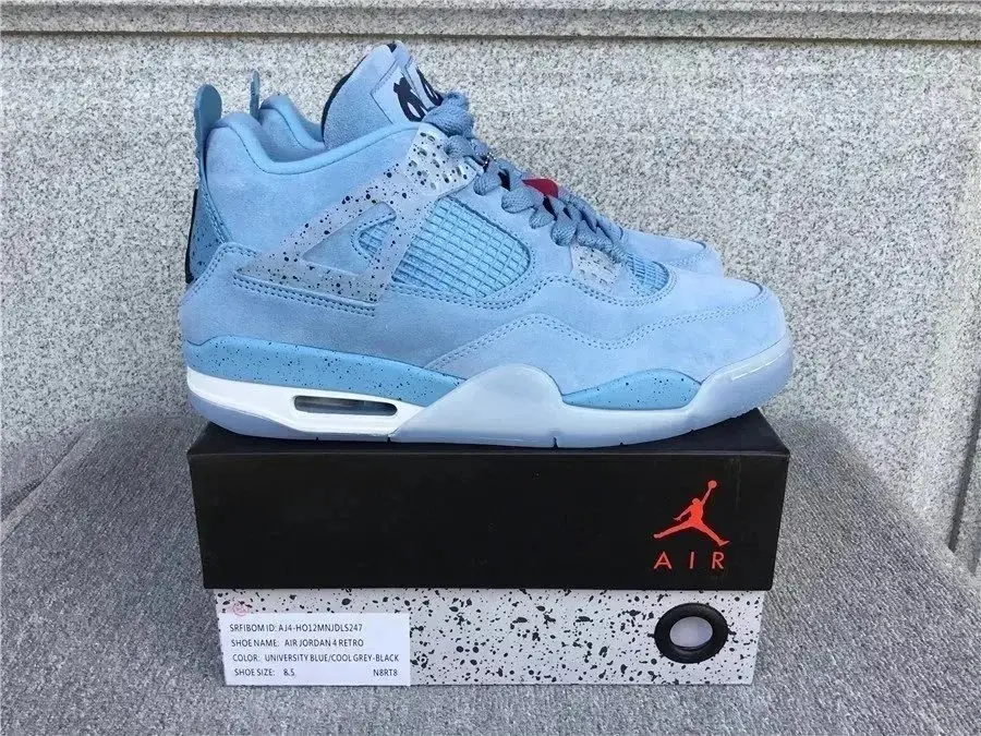 Air Jordan 4 Sneakers [33+ Styles] — foto 3 de 6