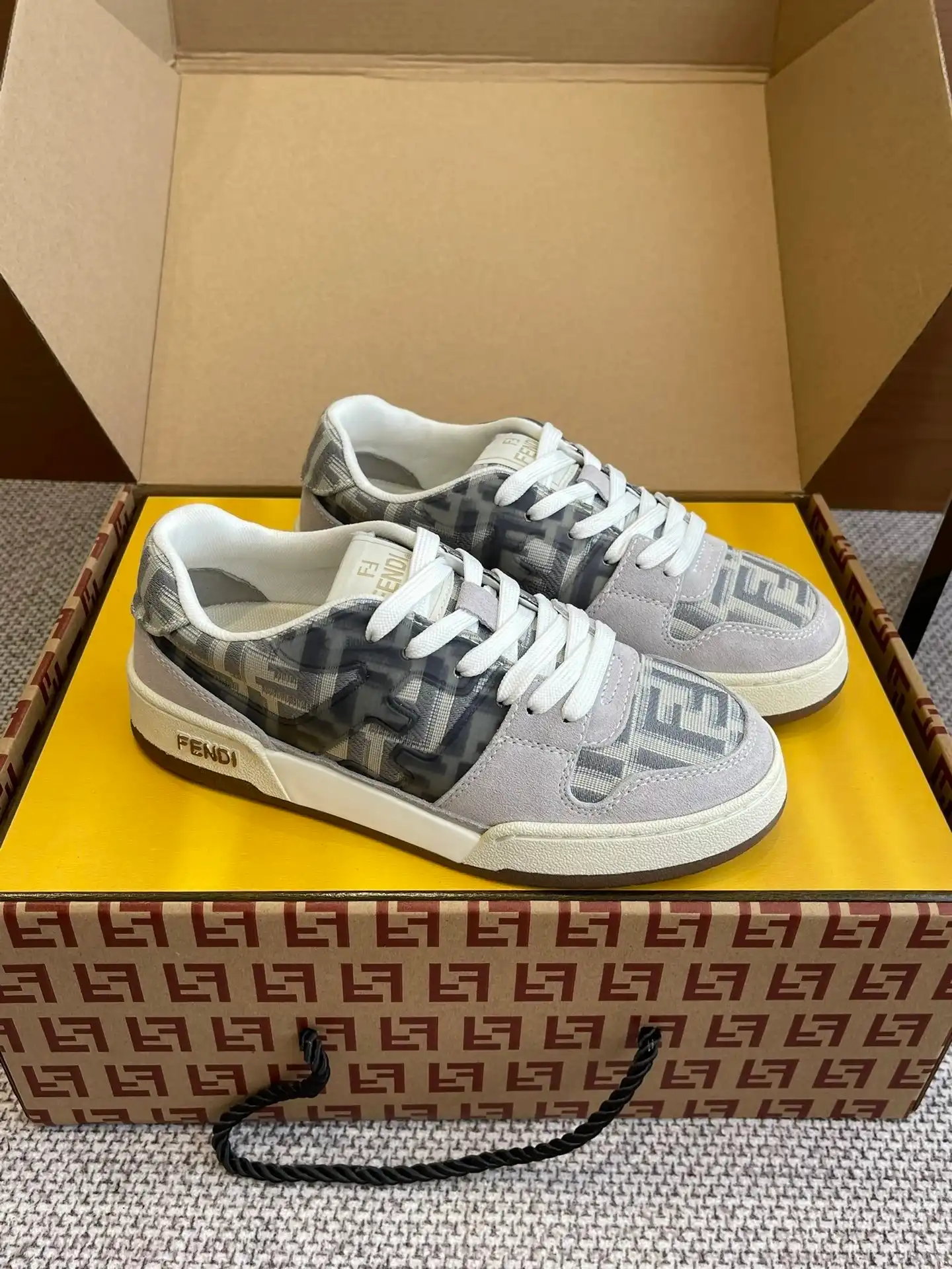 Fendi Match Sneakers — foto 3 de 6