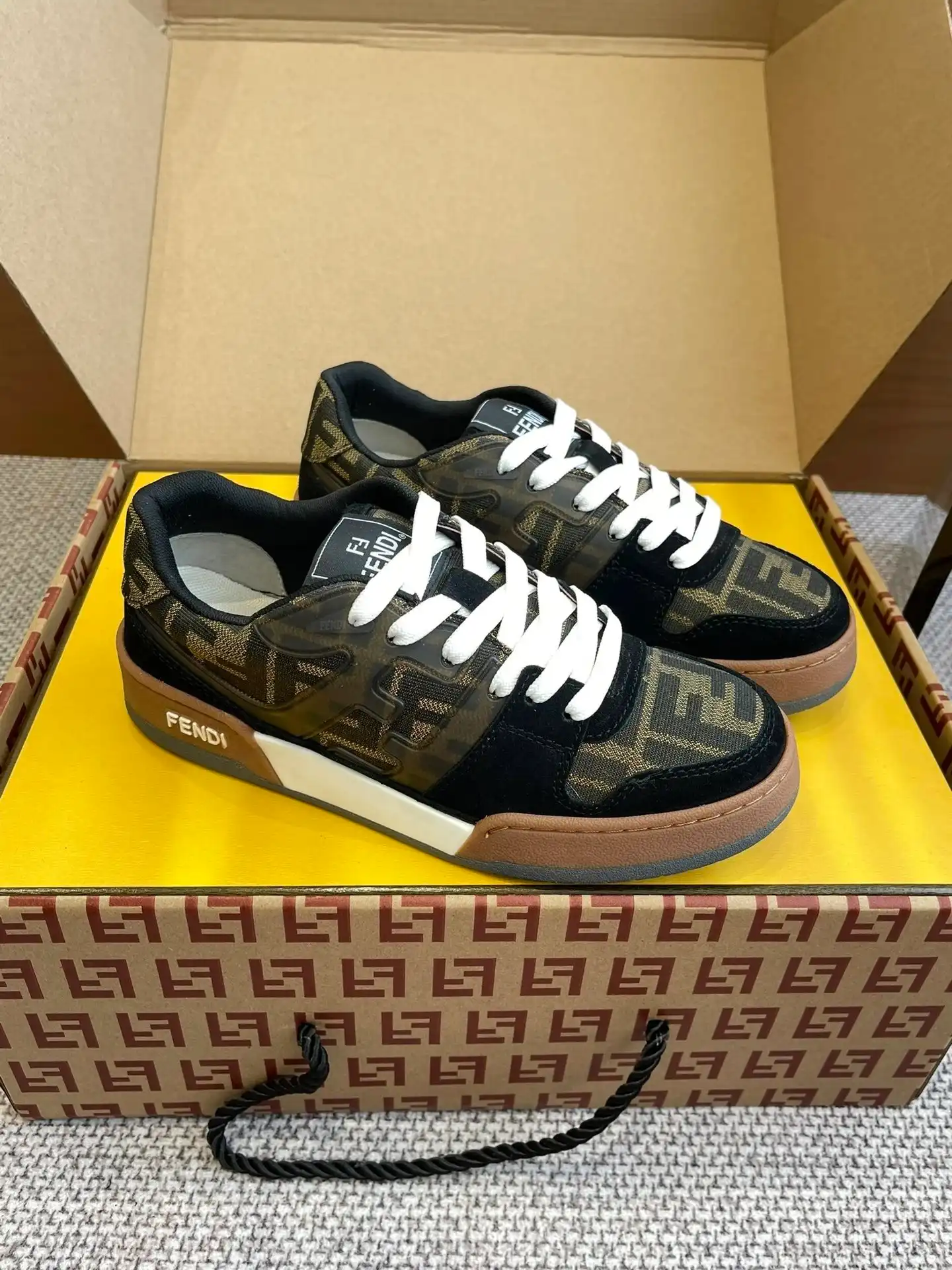 Fendi Match Sneakers — foto 4 de 6