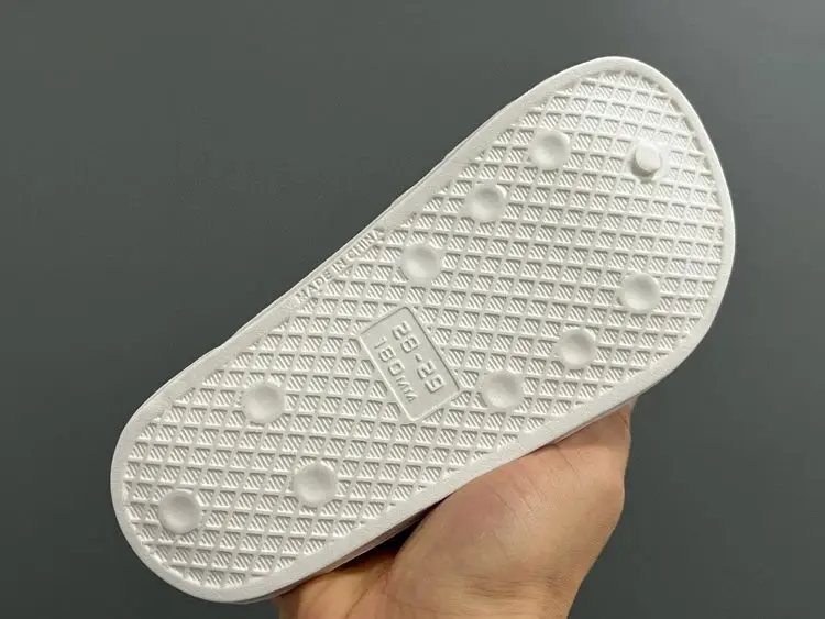 Adidas Originals ADIFOM ADILETTE Children's Closed-Toe Slippers — foto 5 de 6