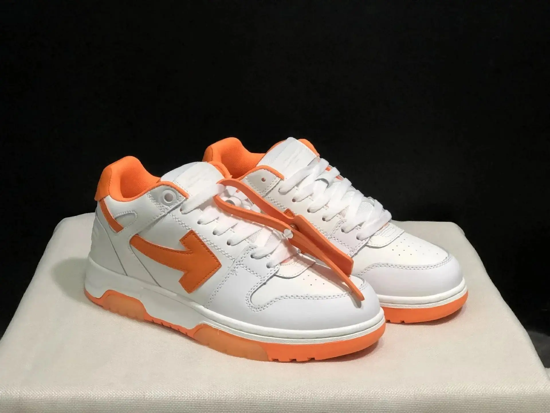 Off-White B22 Sneakers [31 styles] — foto 2 de 6