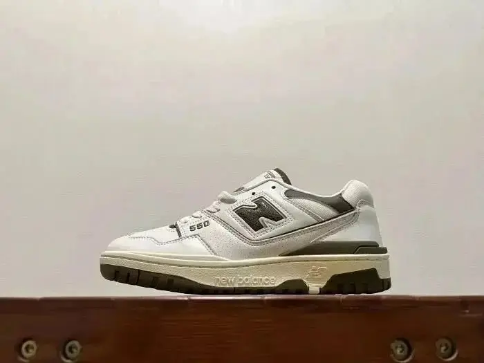 New Balance 550 Sneakers [13 styles] — foto 6 de 6