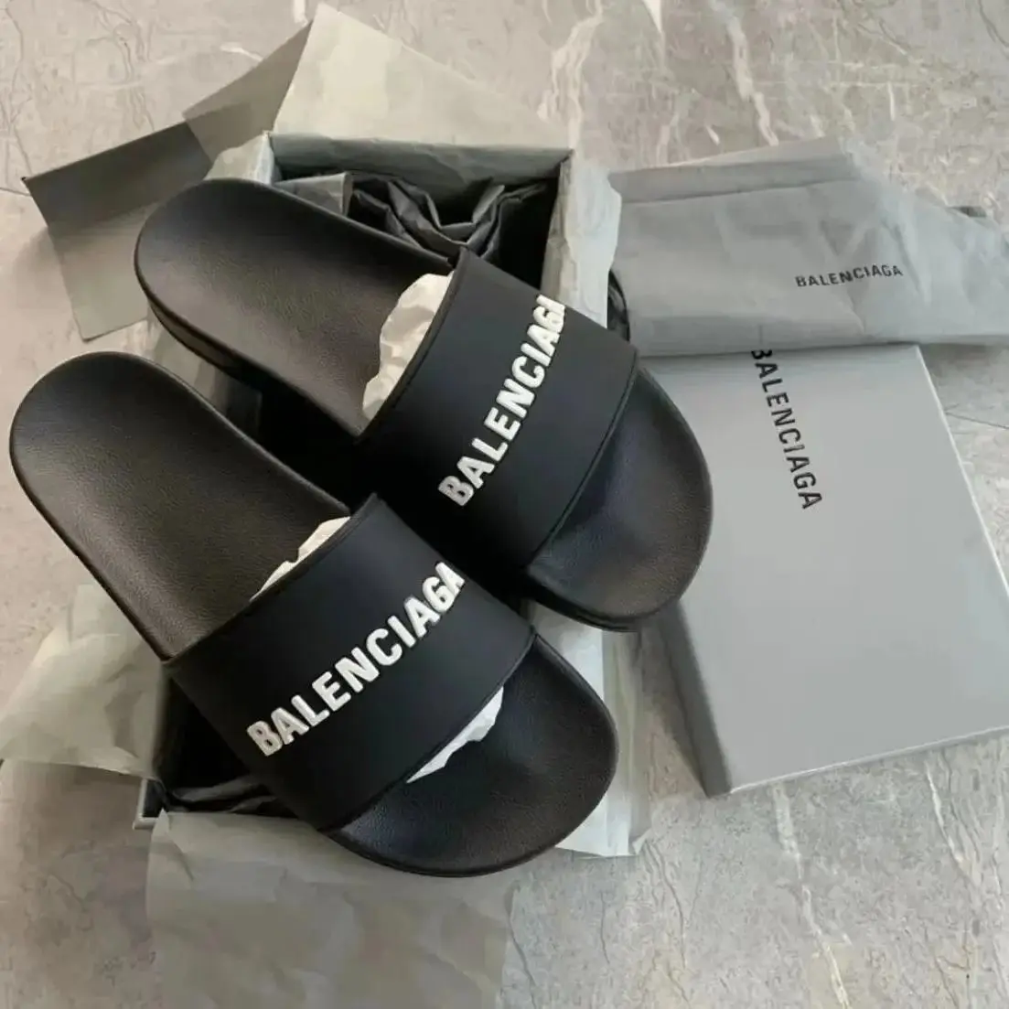 Balenciaga Slides — foto 3 de 6