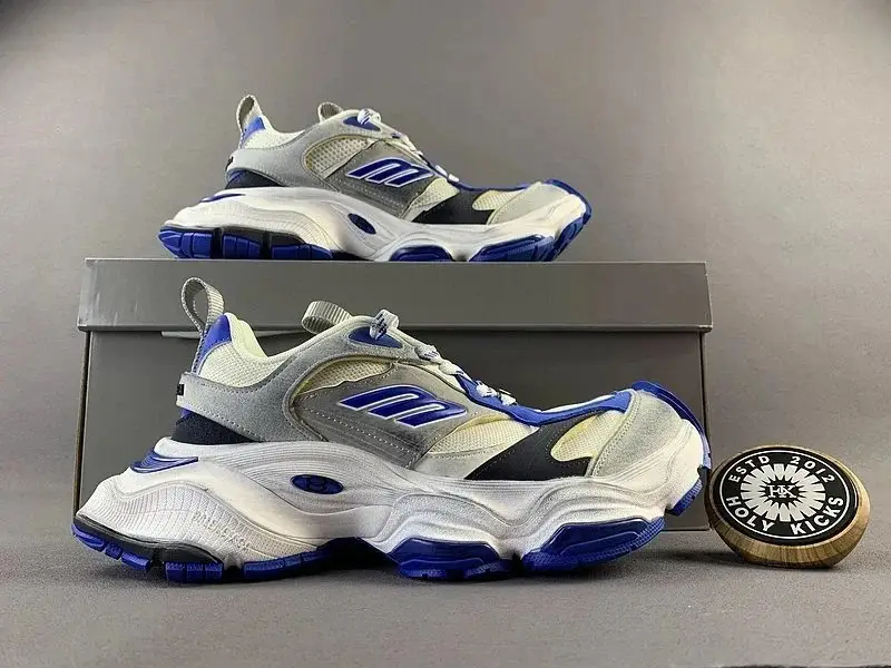 Balenciaga Cargo Sneakers — foto 2 de 6