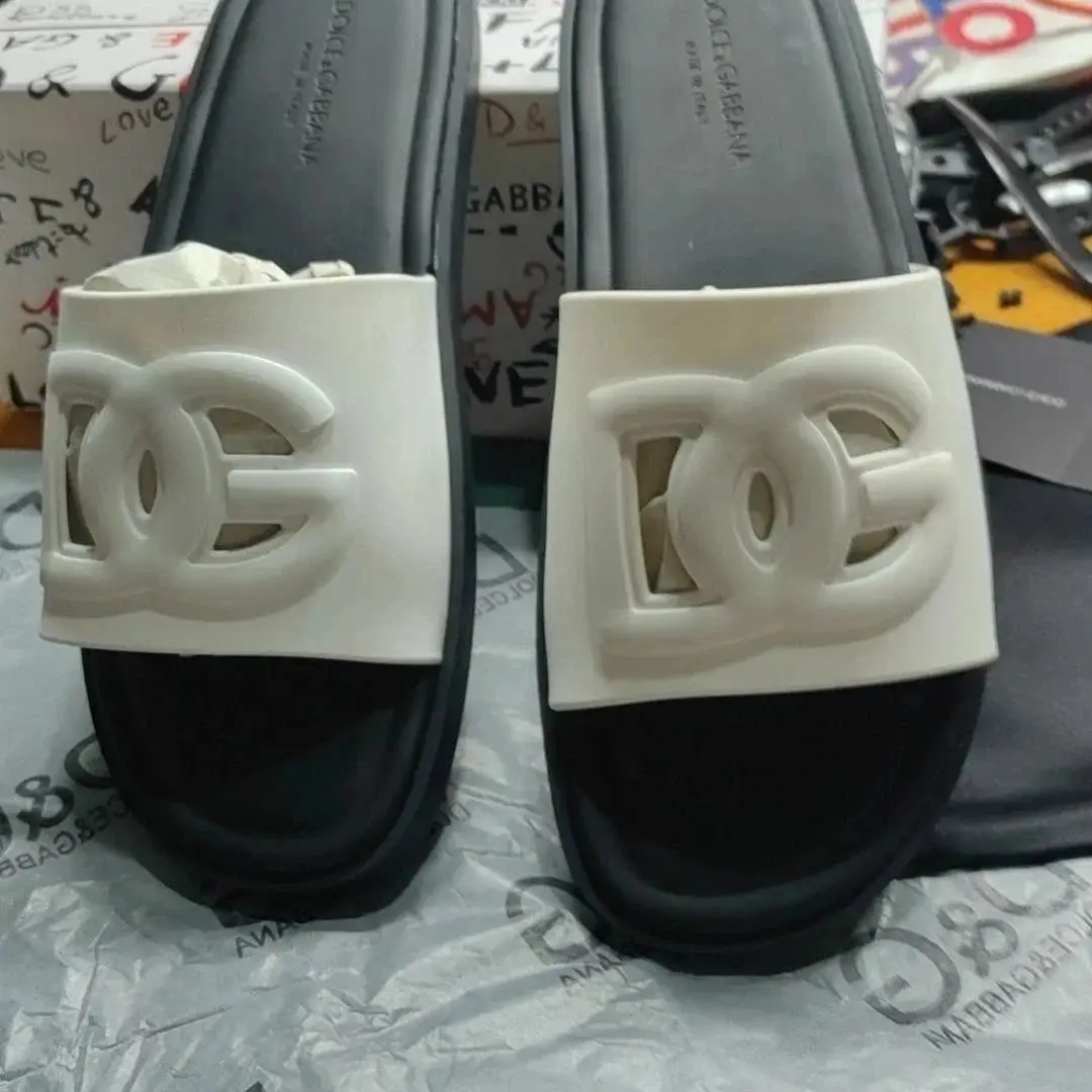 Celine Triomphe Slide Sandals [4 styles] — foto 4 de 6