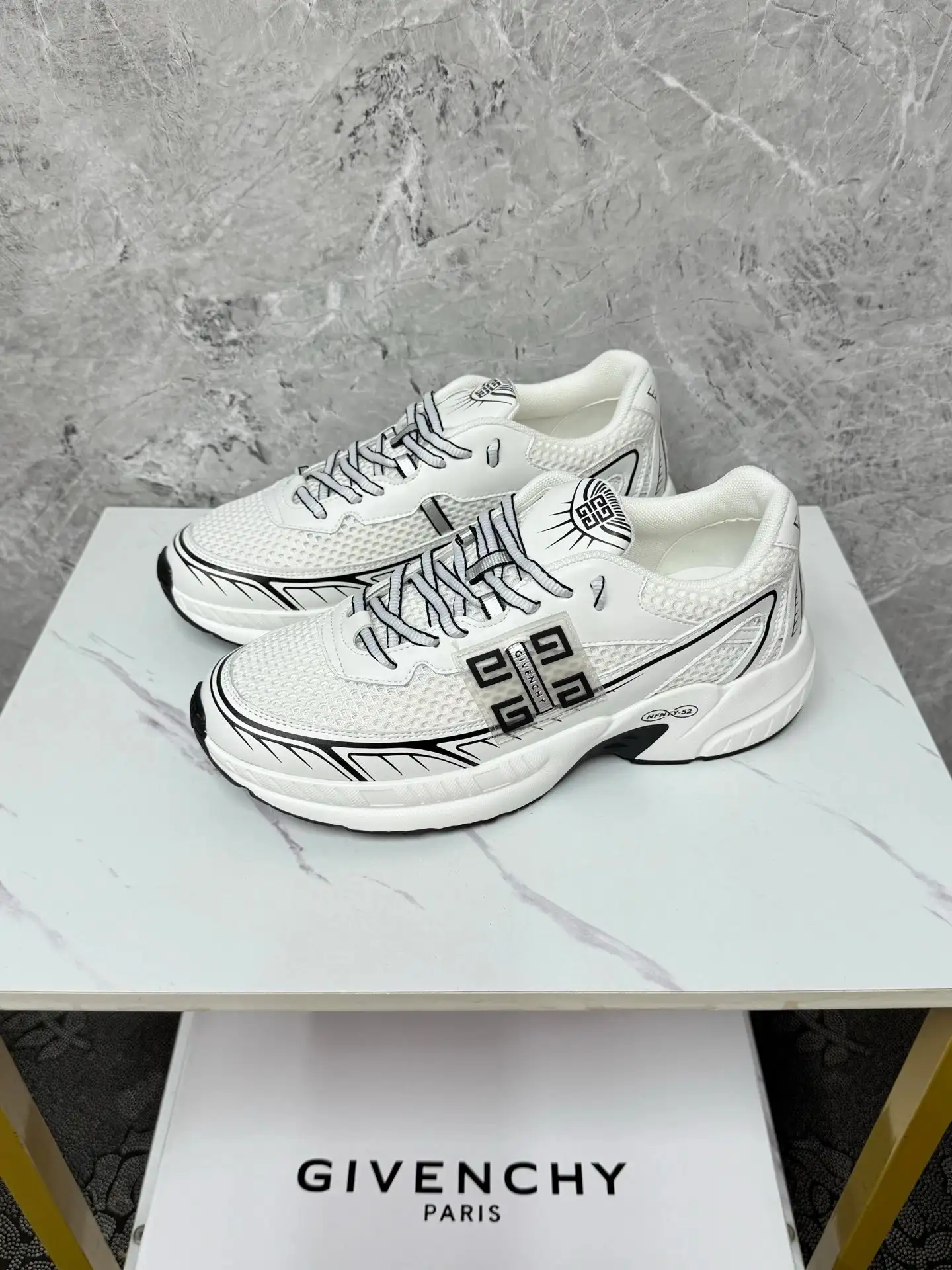 Givenchy Chunky Sneakers [40 styles] — foto 3 de 6
