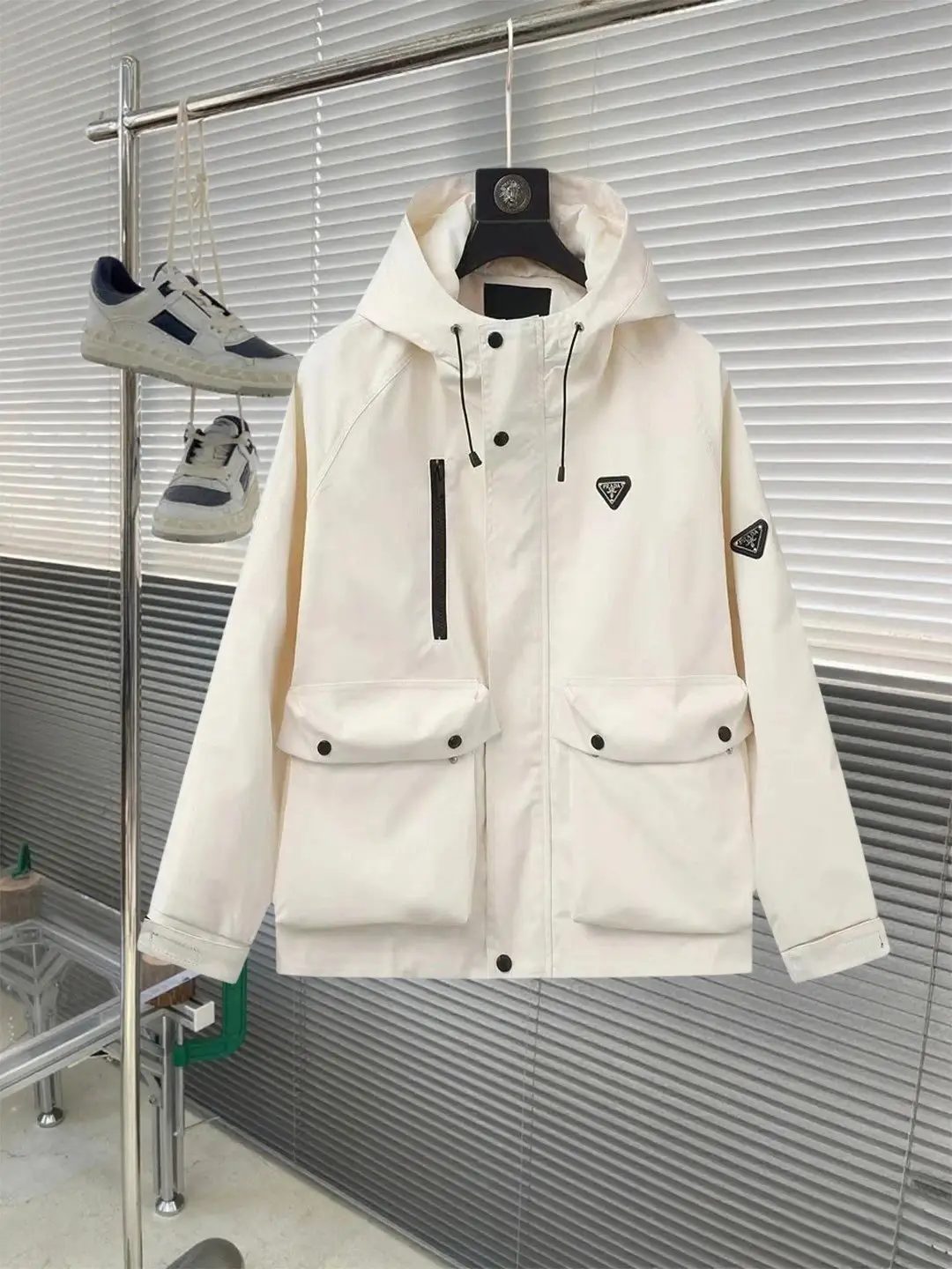 Prada Windbreaker [34 styles] — foto 3 de 6