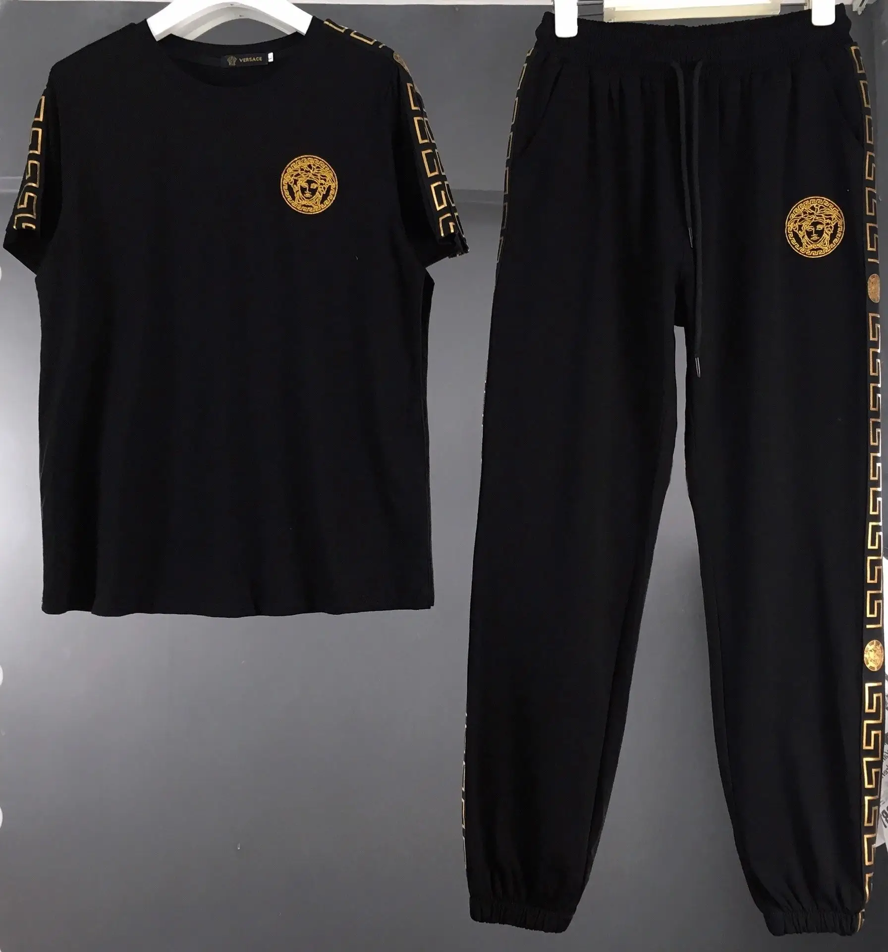 Chanel Tracksuit [40 styles] — foto 5 de 6