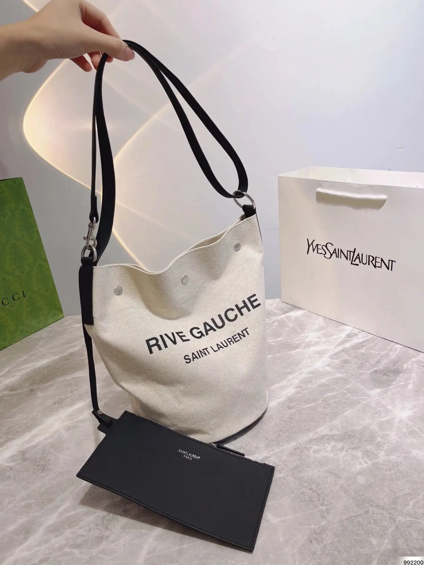 Saint Laurent Bucket Bag [15 styles] — foto 3 de 6
