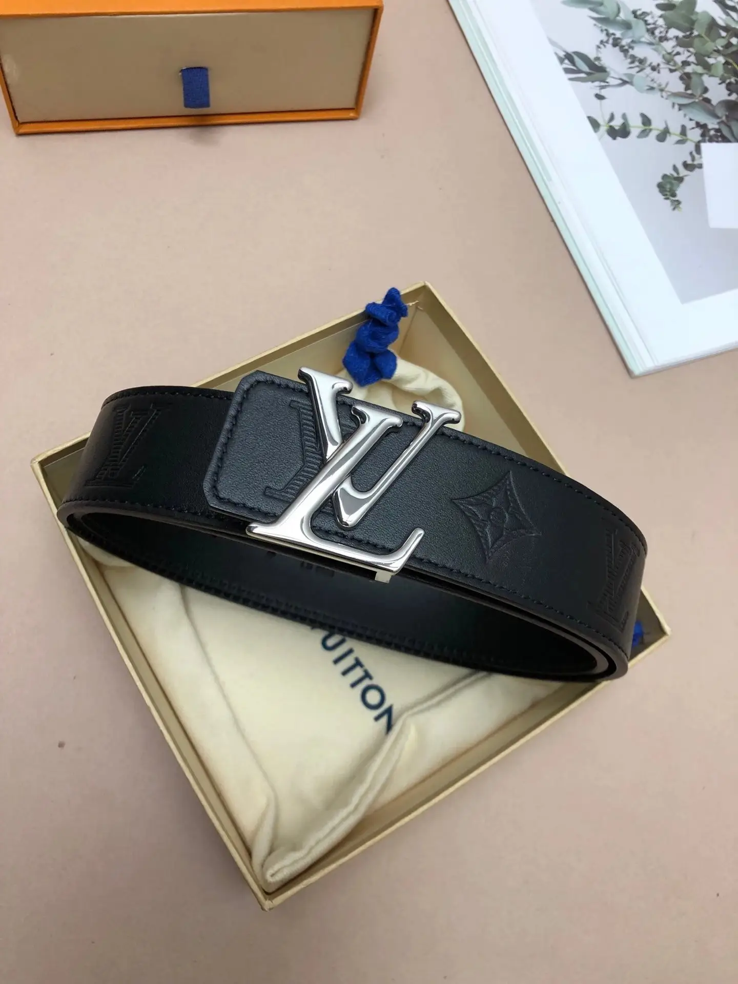 Louis Vuitton Leather Belt [15 styles] — foto 5 de 6