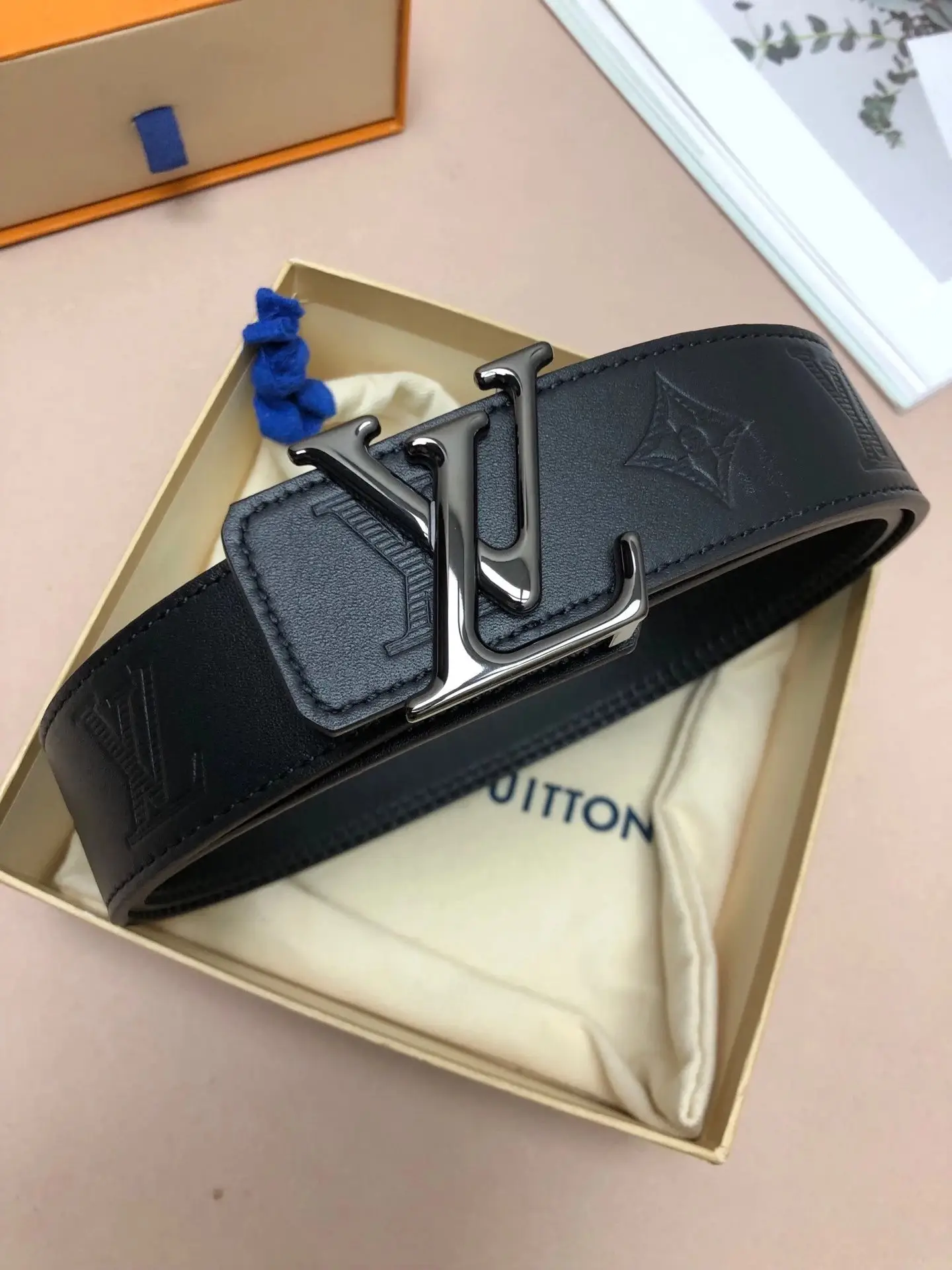 Louis Vuitton Leather Belt [15 styles] — foto 6 de 6