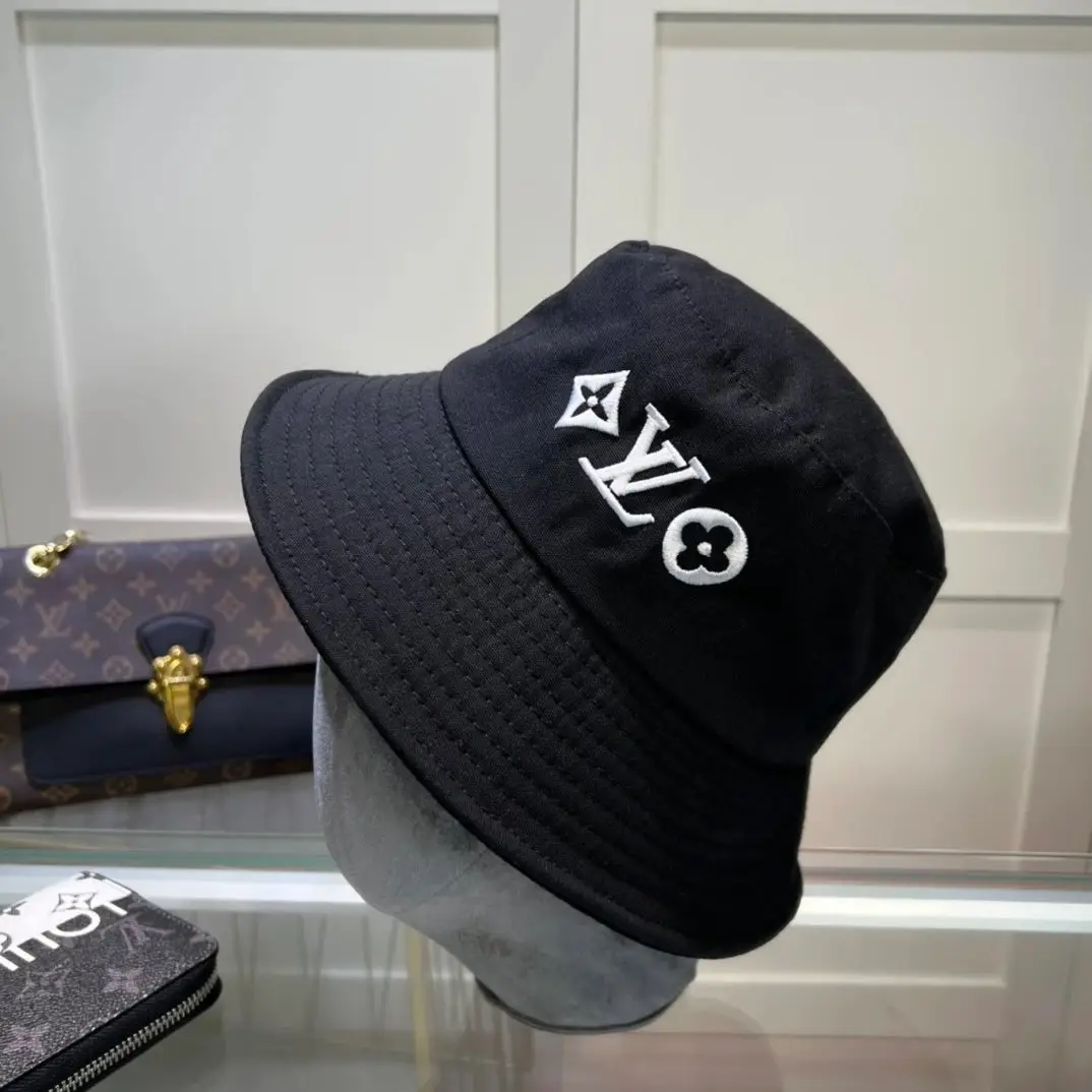 Louis Vuitton Baseball Cap [33 styles] — foto 3 de 6