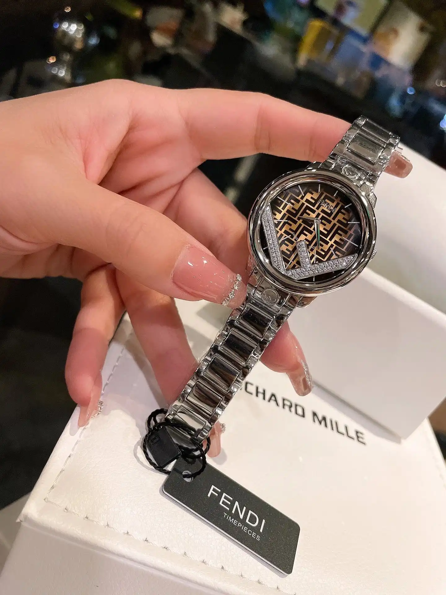 Fendi Watches [6 styles] — foto 2 de 6