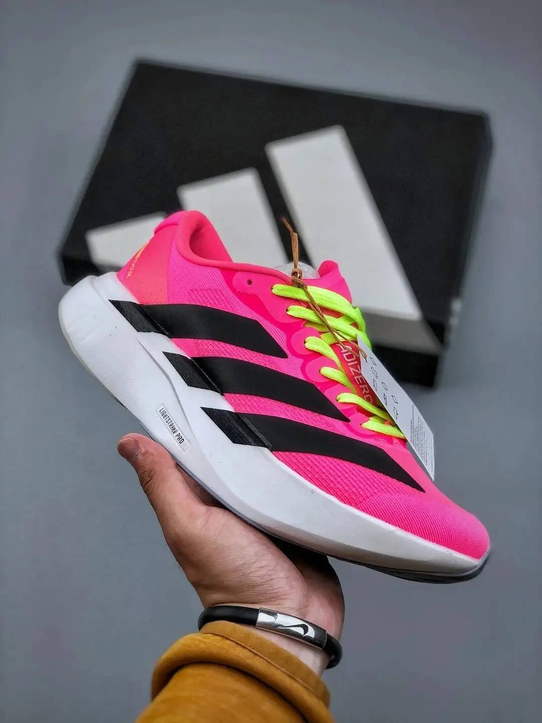 Adidas Running Shoes [40 styles] — foto 2 de 6
