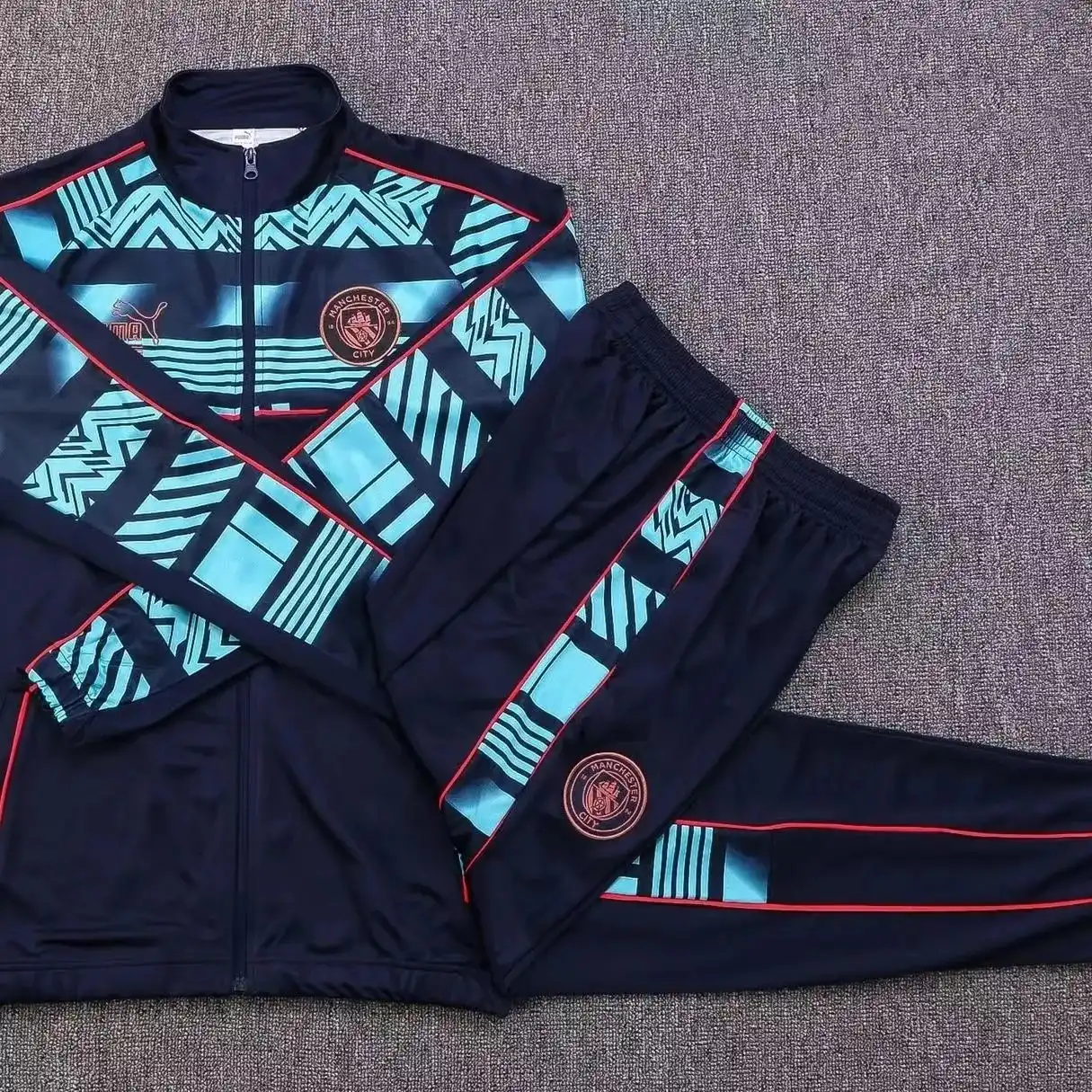 Liverpool Fc Tracksuit [38 styles] — foto 4 de 6