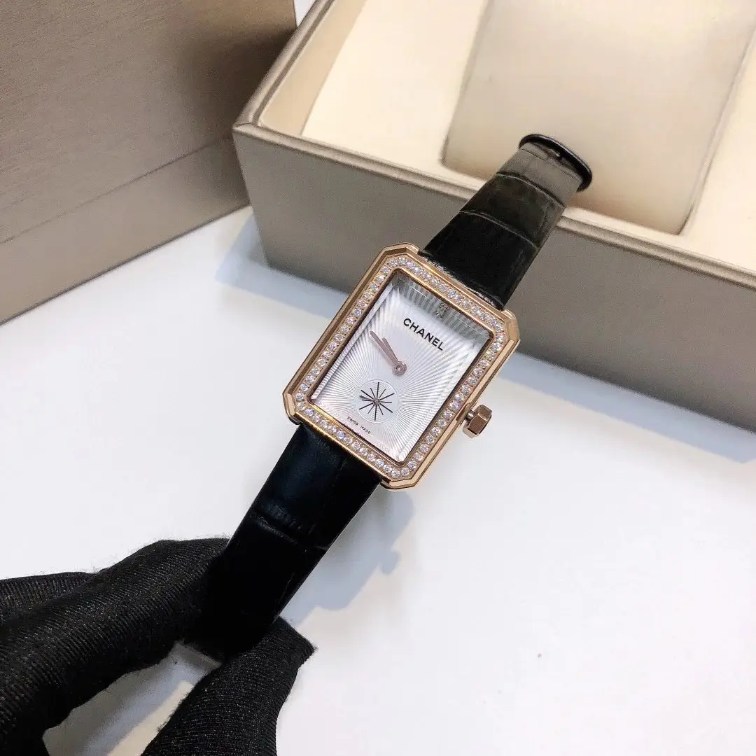Chanel Watches [8 styles] — foto 4 de 6