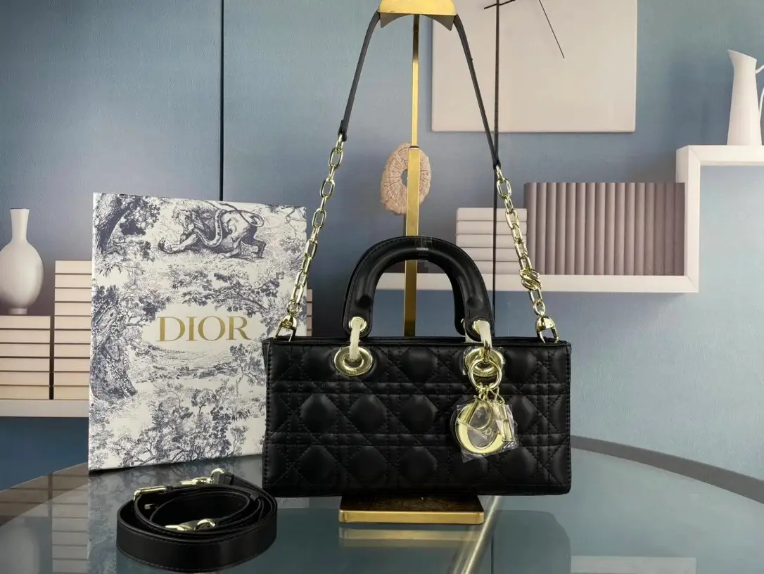 Dior Handbags [15 styles] — foto 5 de 6