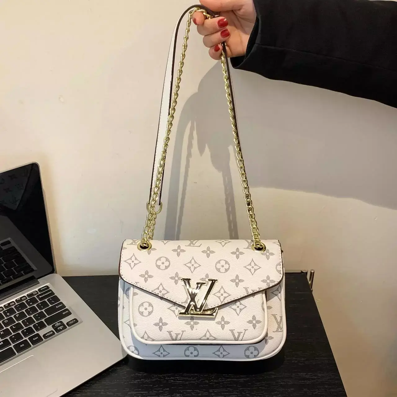 Louis Vuitton Handbags [10 styles] — foto 2 de 6
