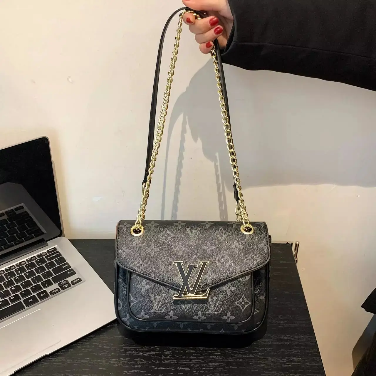 Louis Vuitton Handbags [10 styles] — foto 3 de 6