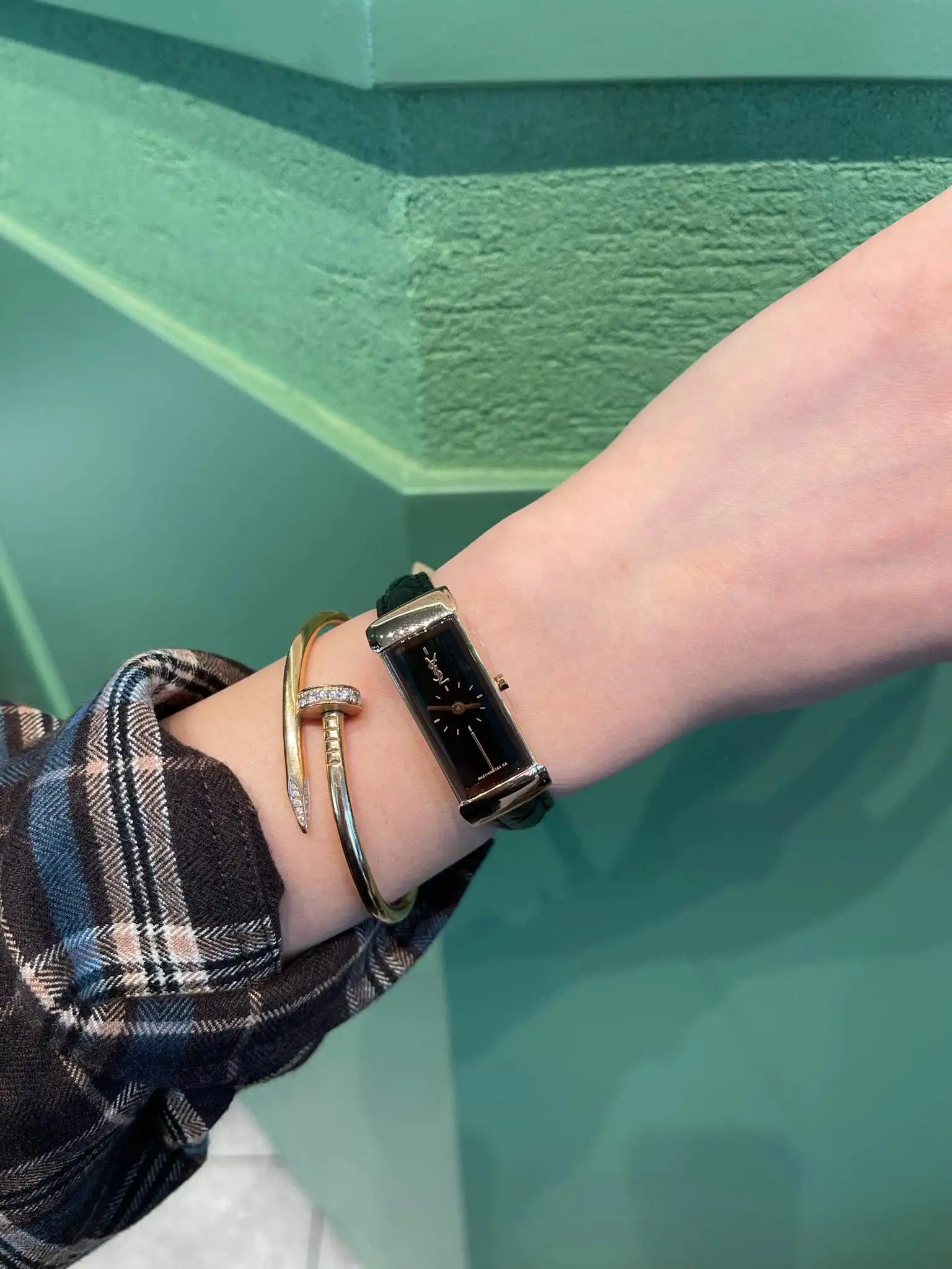 Saint Laurent Watches [4 styles] — foto 4 de 6